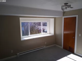 Photo #4: 22192851 Listing