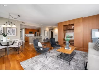 Photo #5: 22194016 Listing