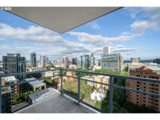 Photo #6: 22194016 Listing