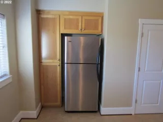 Photo #5: 22194145 Listing