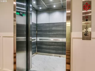 Photo #2: 22194323 Listing