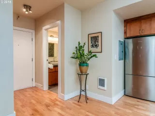 Photo #3: 22194323 Listing