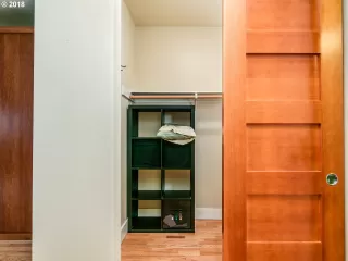 Photo #4: 22194323 Listing