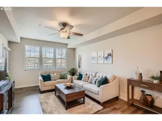 Photo #4: 22194446 Listing