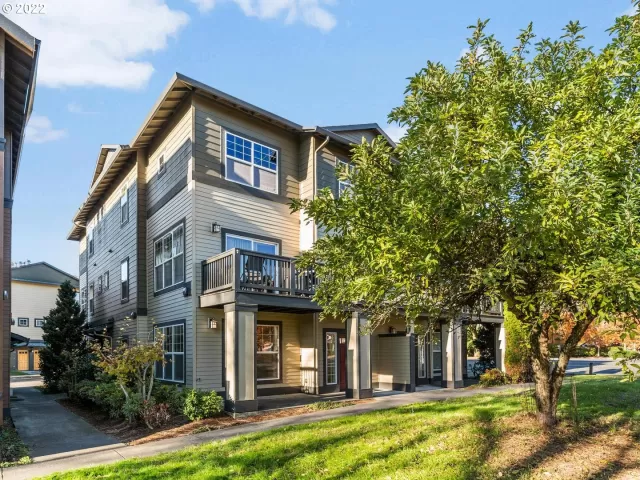 MLS: 22194898 Condo For Sale