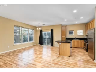 Photo #4: 22194898 Listing 