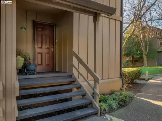 Photo #2: 22195167 Listing