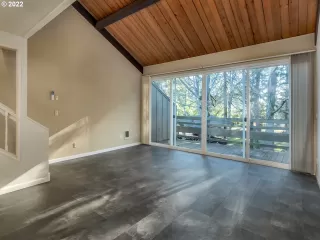 Photo #5: 22195167 Listing