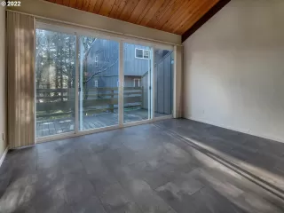 Photo #6: 22195167 Listing