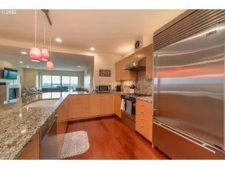 Photo #5: 22195549 Listing