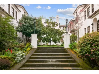 Photo #5: 22195809 Listing