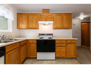 Photo #6: 22195874 Listing