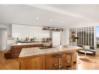 Photo #5: 22196571 Listing 