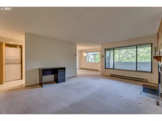 Photo #4: 22196654 Listing