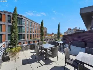 Photo #5: 22196716 Listing