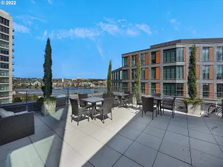 Photo #6: 22196716 Listing