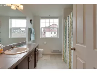 Photo #4: 22196821 Listing