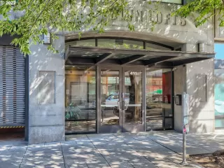 Photo #2: 22196944 Listing