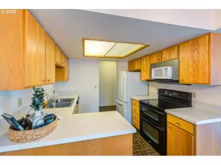 Photo #2: 22198349 Listing