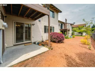 Photo #5: 22198349 Listing