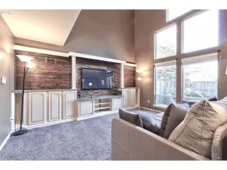 Photo #5: 22198844 Listing