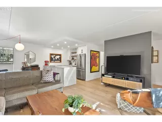 Photo #3: 22200097 Listing 