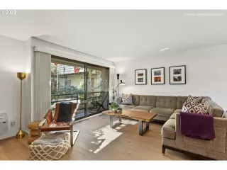 Photo #4: 22200097 Listing 