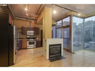 Photo #1: 22200302 Listing