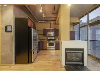 Photo #2: 22200302 Listing