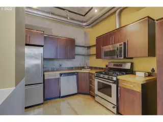 Photo #4: 22200302 Listing