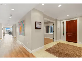 Photo #5: 22200486 Listing