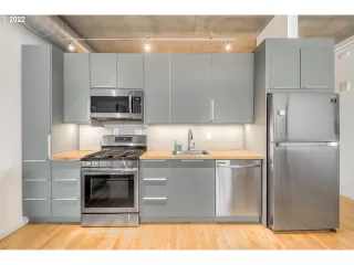 Photo #3: 22200563 Listing