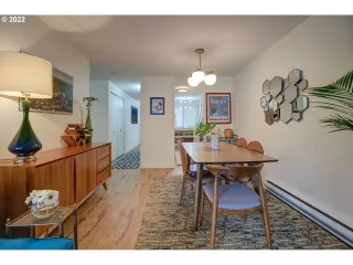 Photo #4: 22200581 Listing