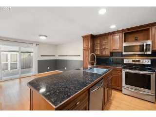 Photo #6: 222012828 Listing 