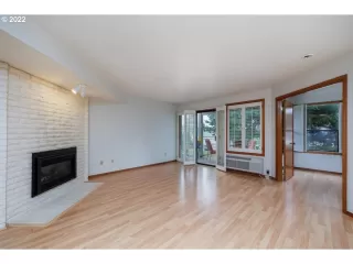 Photo #3: 22201586 Listing