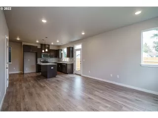 Photo #4: 22201713 Listing