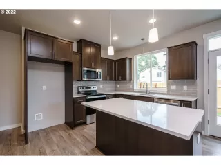 Photo #6: 22201713 Listing