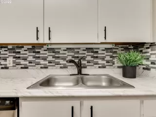 Photo #3: 22202192 Listing