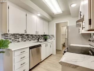 Photo #4: 22202192 Listing