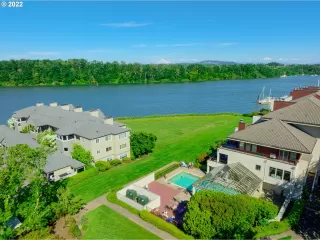 Photo #2: 22202625 Listing