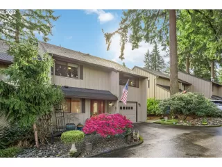 Photo #2: 22204671 Listing