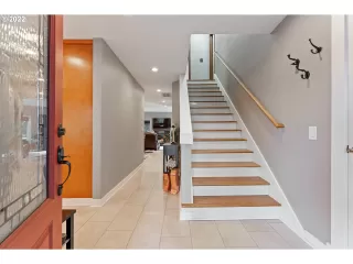 Photo #3: 22204671 Listing