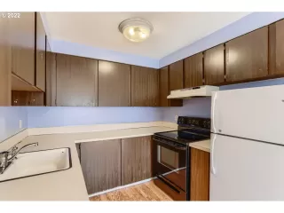 Photo #3: 22204730 Listing