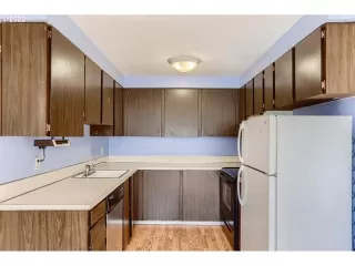 Photo #4: 22204730 Listing