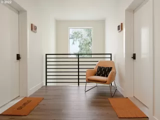 Photo #2: 22204995 Listing