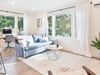 Photo #6: 22204995 Listing