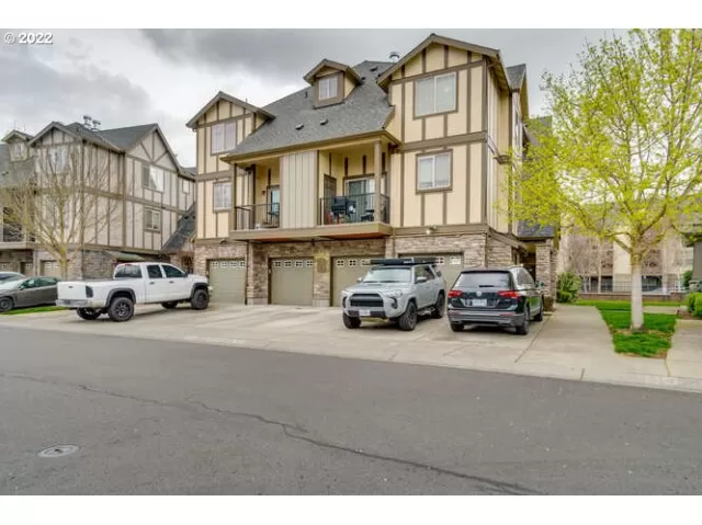 MLS: 22205036 Condo For Sale