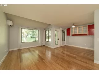 Photo #3: 22205441 Listing