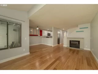 Photo #4: 22205441 Listing