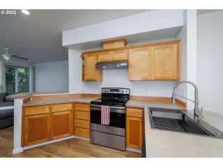 Photo #4: 22205858 Listing